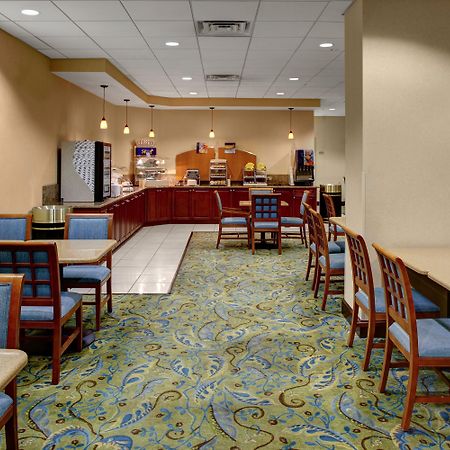 Holiday Inn Express - Richmond Downtown By Ihg Exterior photo