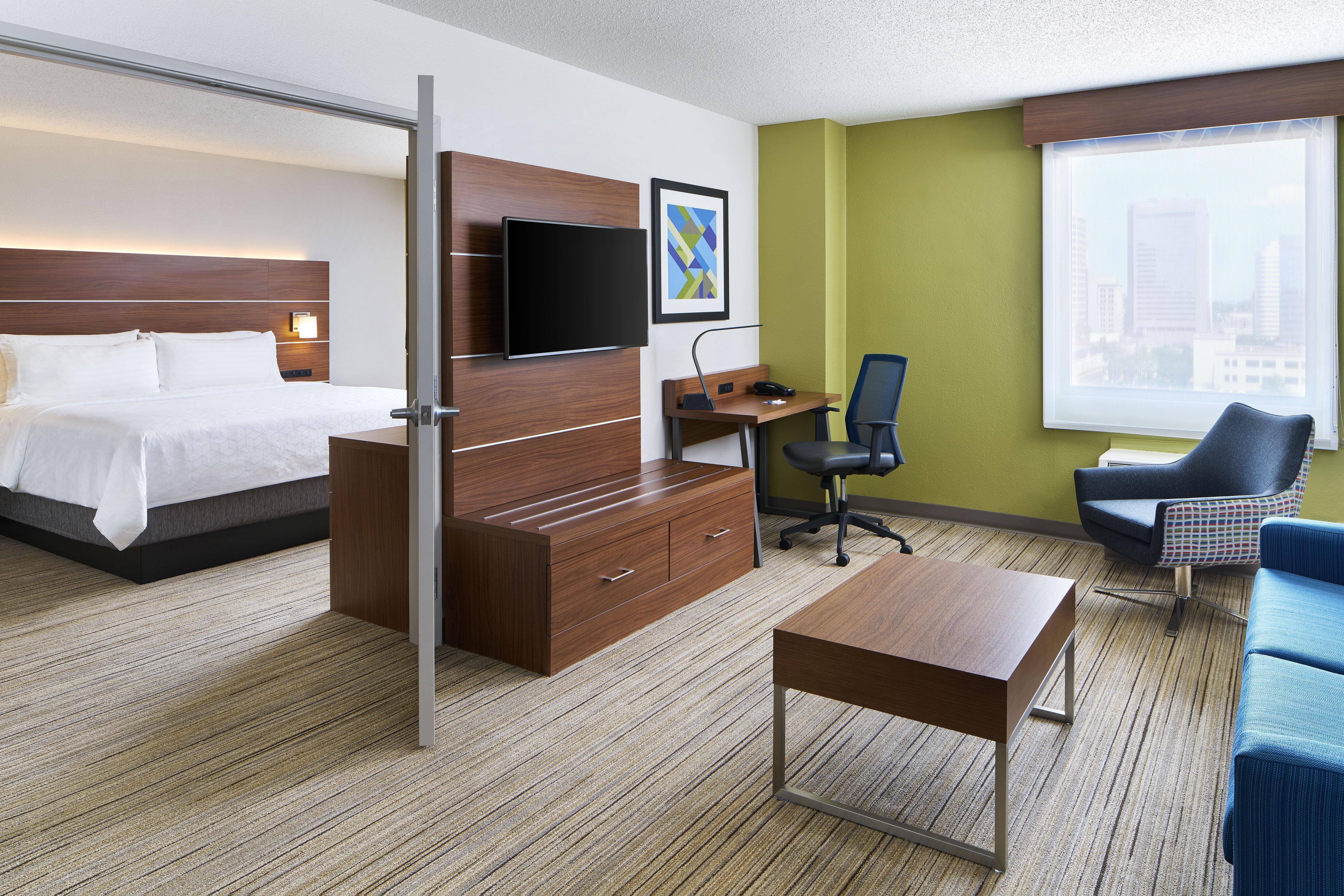 Holiday Inn Express - Richmond Downtown By Ihg Exterior photo