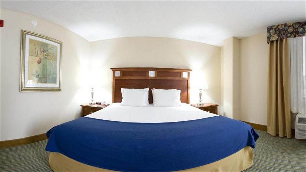 Holiday Inn Express - Richmond Downtown By Ihg Exterior photo